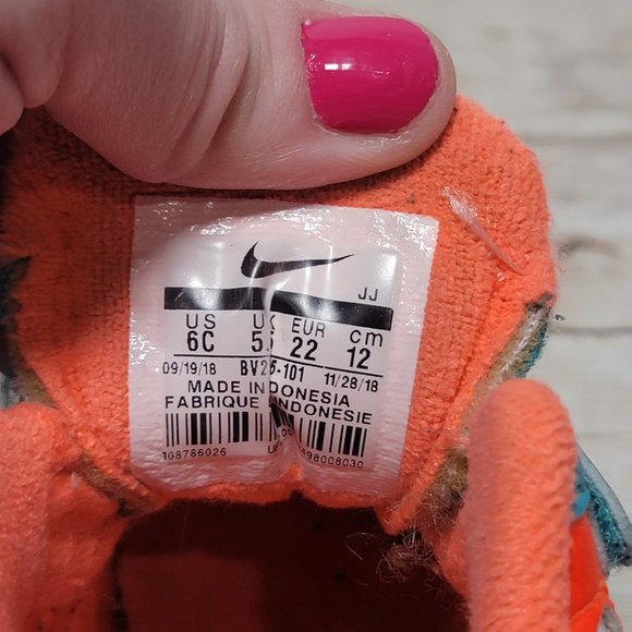 Nike Kids Air Speed Turf Training Shoes White/Aqua/Mango Size 6C, UK 5.5, EUR 22 - Picture 8 of 10